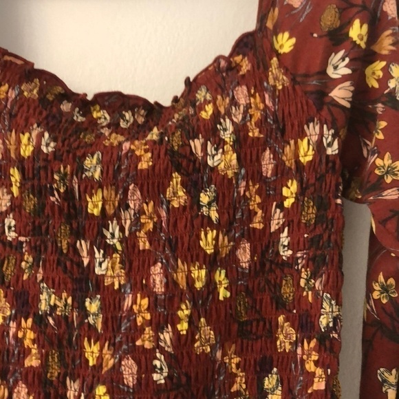 Love, Fire Juniors' Smocked Ruffle-trimmed Top - Picture 4 of 10